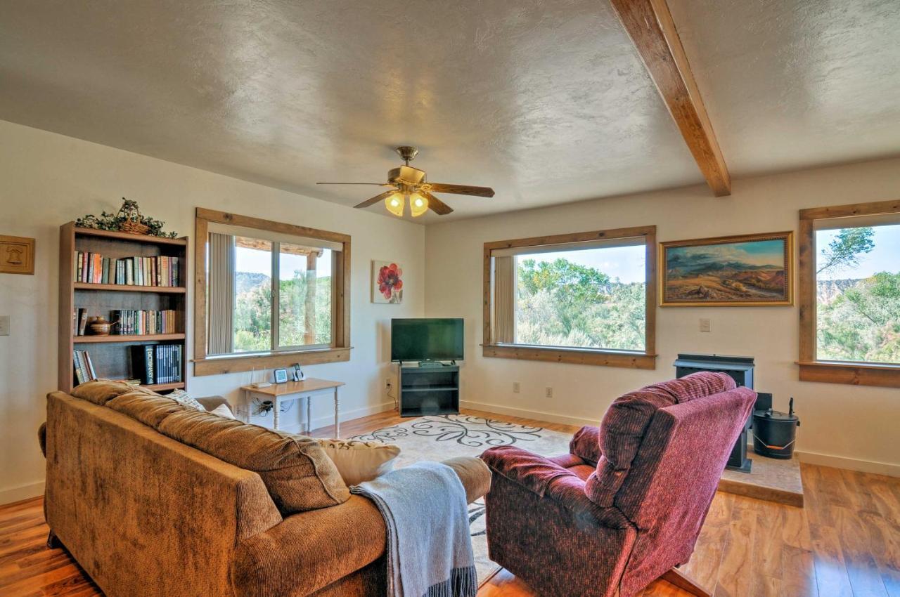 Cozy Henrieville Cabin 18 Mi To Bryce Canyon Np! Екстер'єр фото